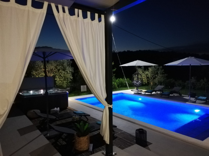 Villa Rossa mit beheiztem Pool und Whirlpool, Ždrelac, Insel Pa&scaron;man, Kroatien Ždrelac
