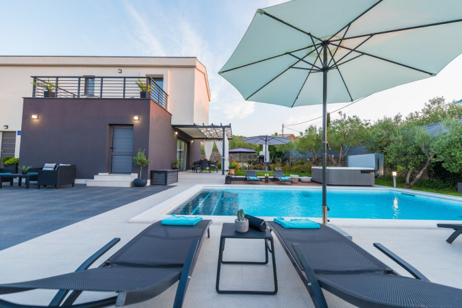 Villa Rossa mit beheiztem Pool und Whirlpool, Ždrelac, Insel Pa&scaron;man, Kroatien Ždrelac