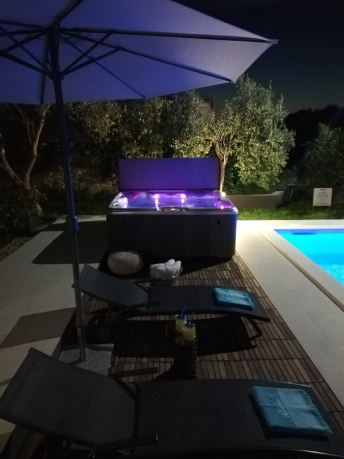 Villa Rossa mit beheiztem Pool und Whirlpool, Ždrelac, Insel Pa&scaron;man, Kroatien Ždrelac